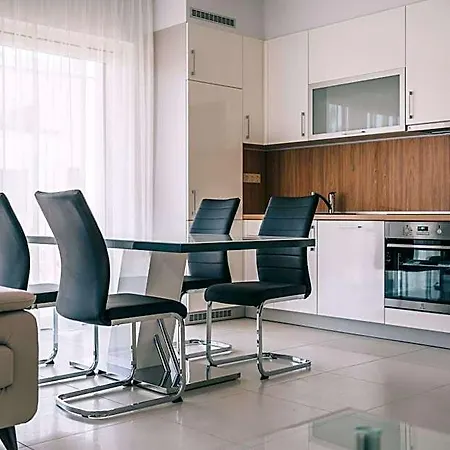 Birges Villapark Aparthotel 4*